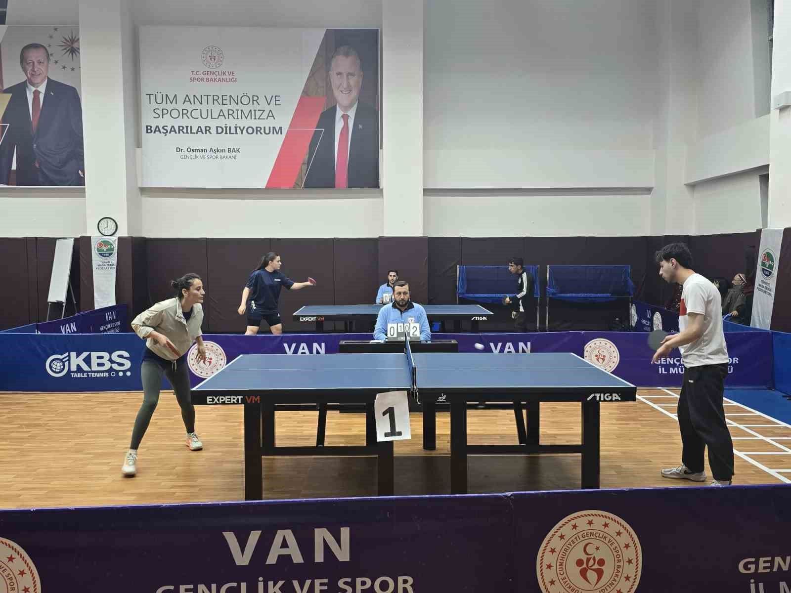 Spor Van Masa Tenisi Ligi devam ediyor
