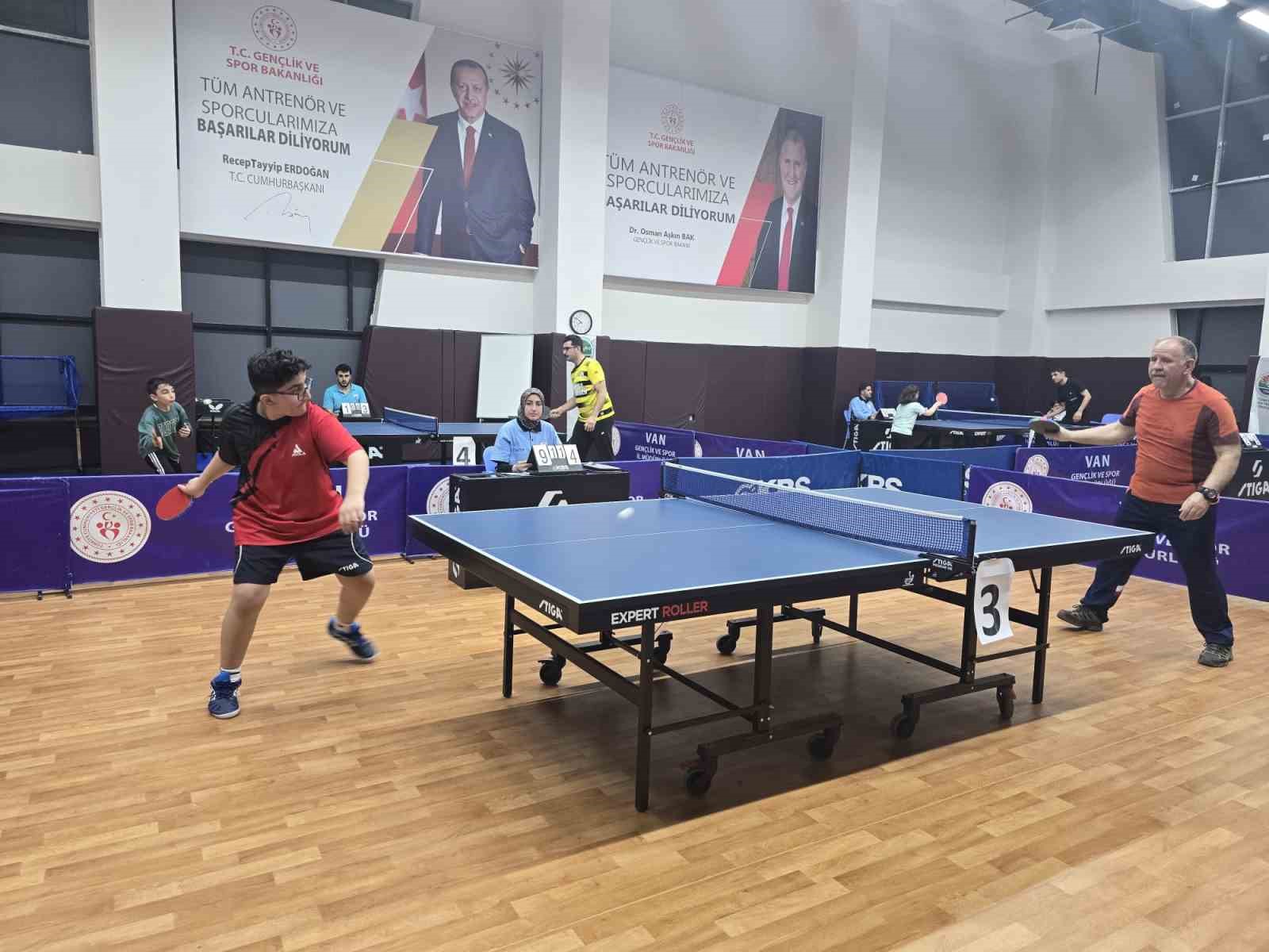 Spor Van Masa Tenisi Ligi devam ediyor
