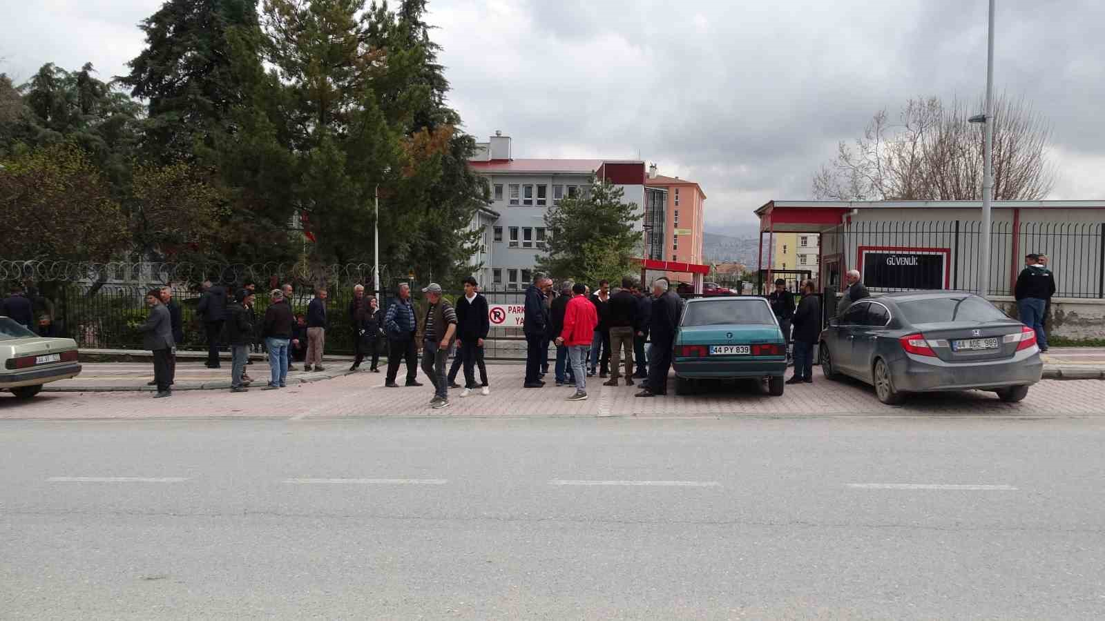 Stajyer öğrenci 25 metreden düşerek hayatını kaybetti, o anlar kameraya yansıdı
