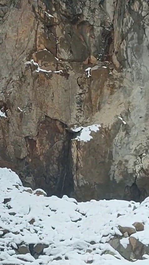 Su kaçakları vatandaşları tedirgin ediyor
