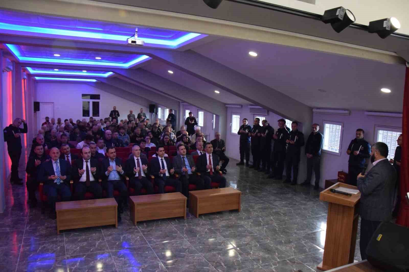 Suç işleyerek girdikleri cezaevinde hafız oldular
