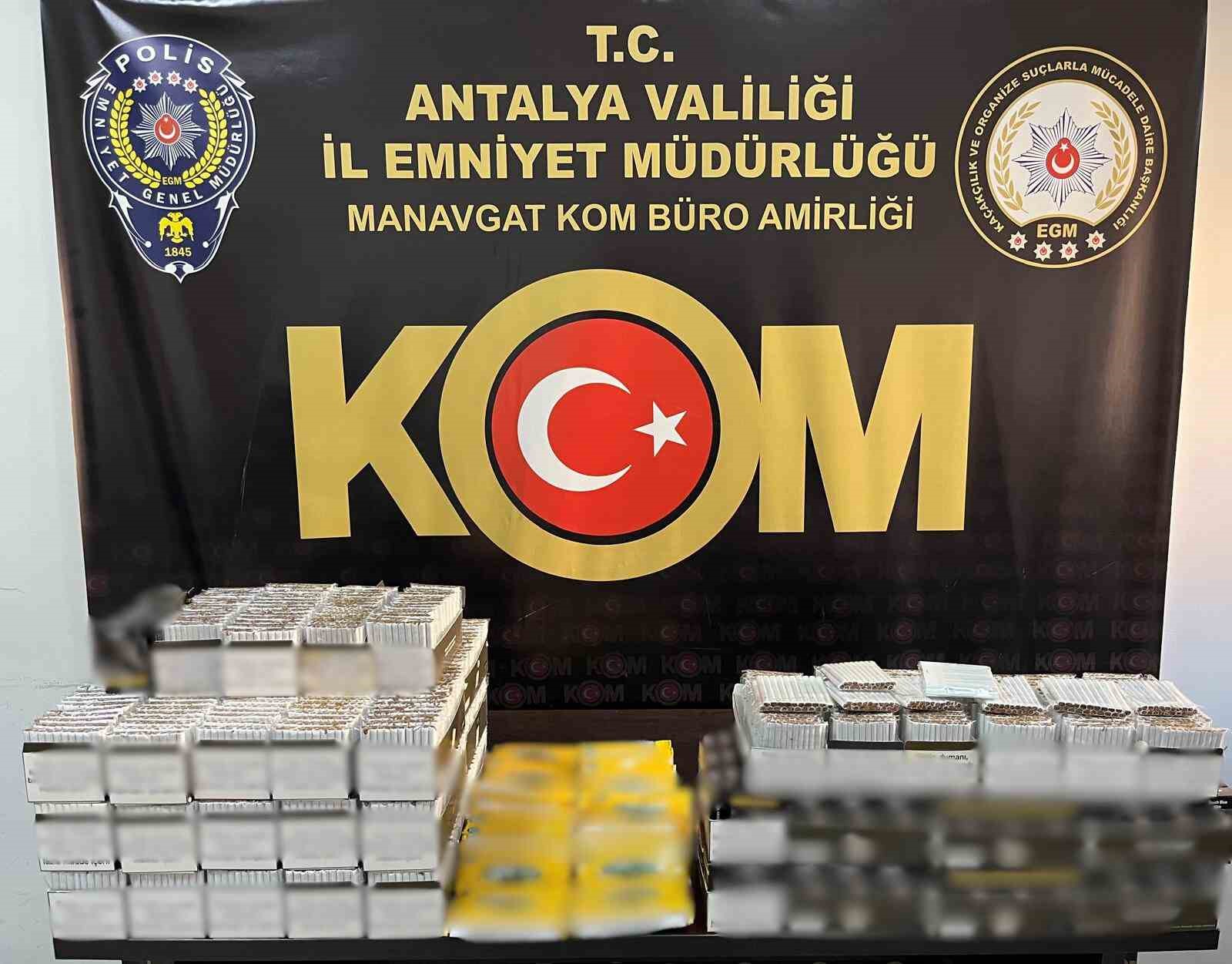 Suç örgütü, zimmet, tarihi eser ve kaçak ürün operasyonlarında 12 tutuklama
Suç örgütü, zimmet, tarihi eser ve kaçak ürün operasyonlarında 12 tutuklama