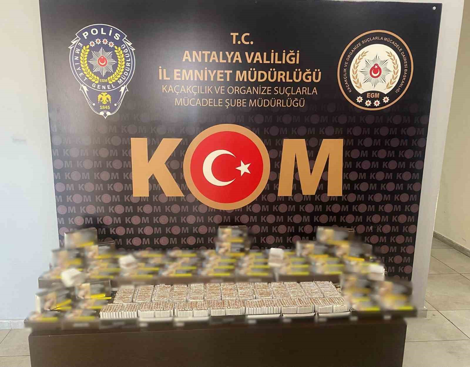 Suç örgütü, zimmet, tarihi eser ve kaçak ürün operasyonlarında 12 tutuklama
Suç örgütü, zimmet, tarihi eser ve kaçak ürün operasyonlarında 12 tutuklama