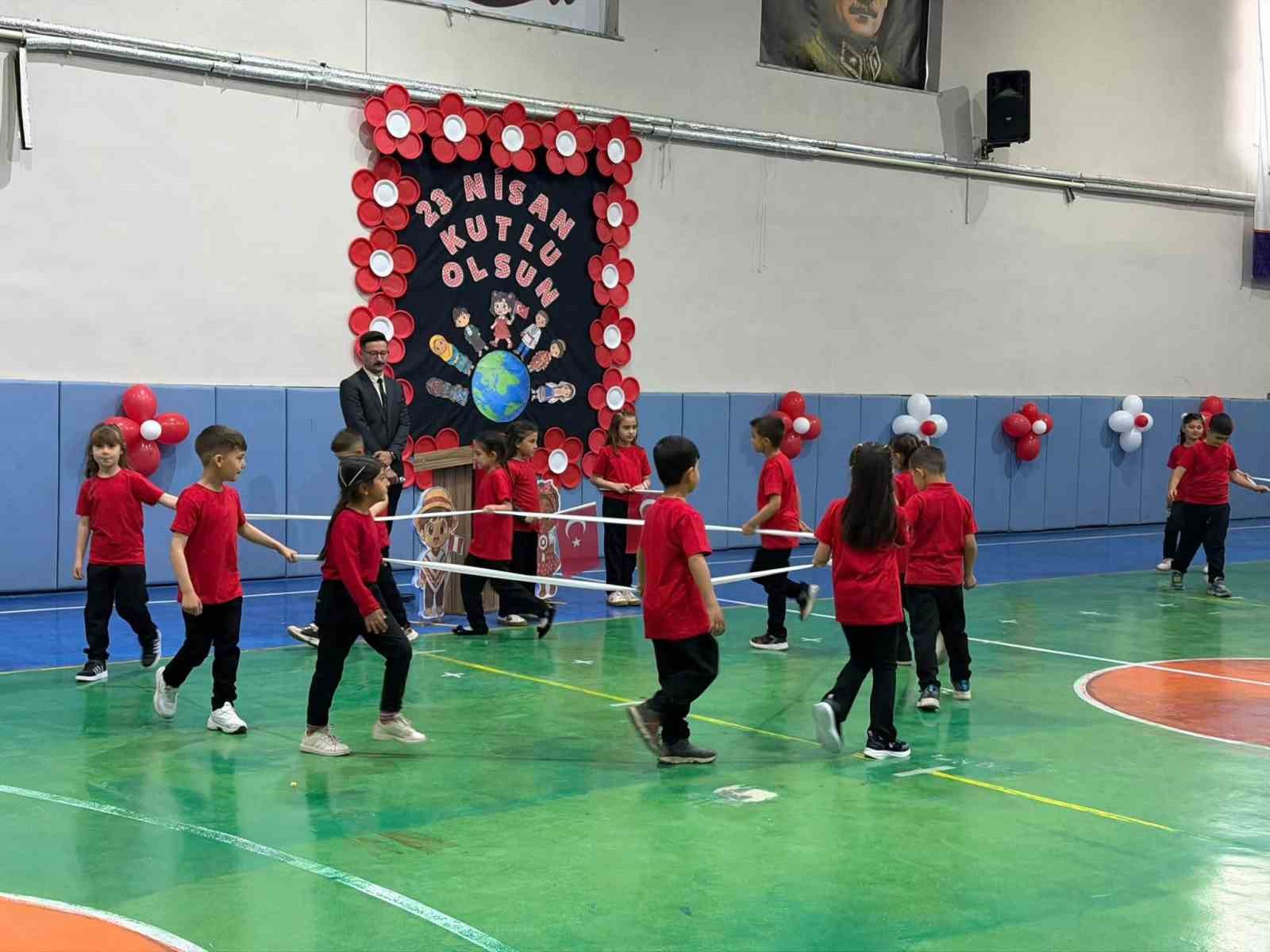 Şuhut’ta 23 Nisan coşkuyla kutlandı
