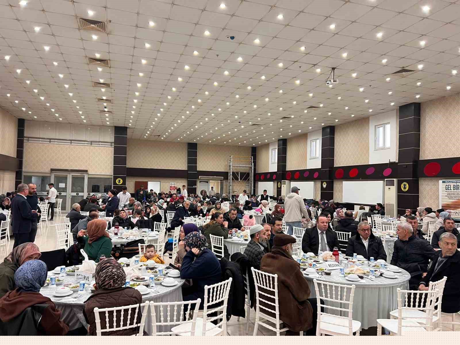 Şuhut’ta gönülleri ısıtan iftar
