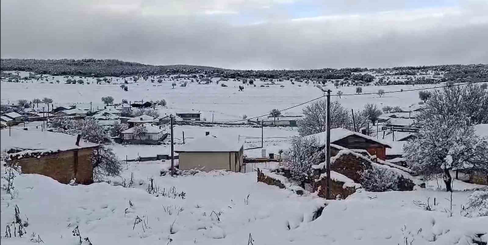 Şükranlı’da kar kalınlığı 35 santimetreyi geçti
