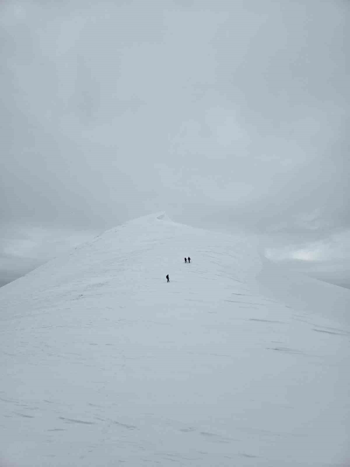 Sülbüs Dağı’nda zorlu kış tırmanışı
