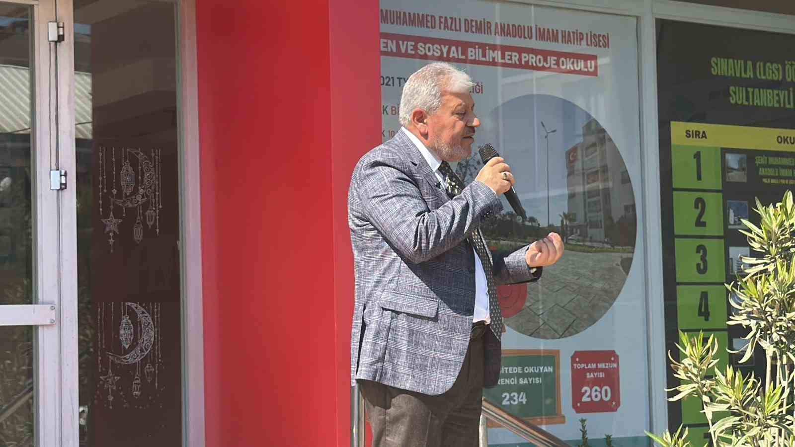 Sultanbeyli’de okullarda güvenlik ve psikolojik destek vurgusu: "Velilerimiz müsterih olsun, emniyetimizle sürekli iş birliği halindeyiz"
