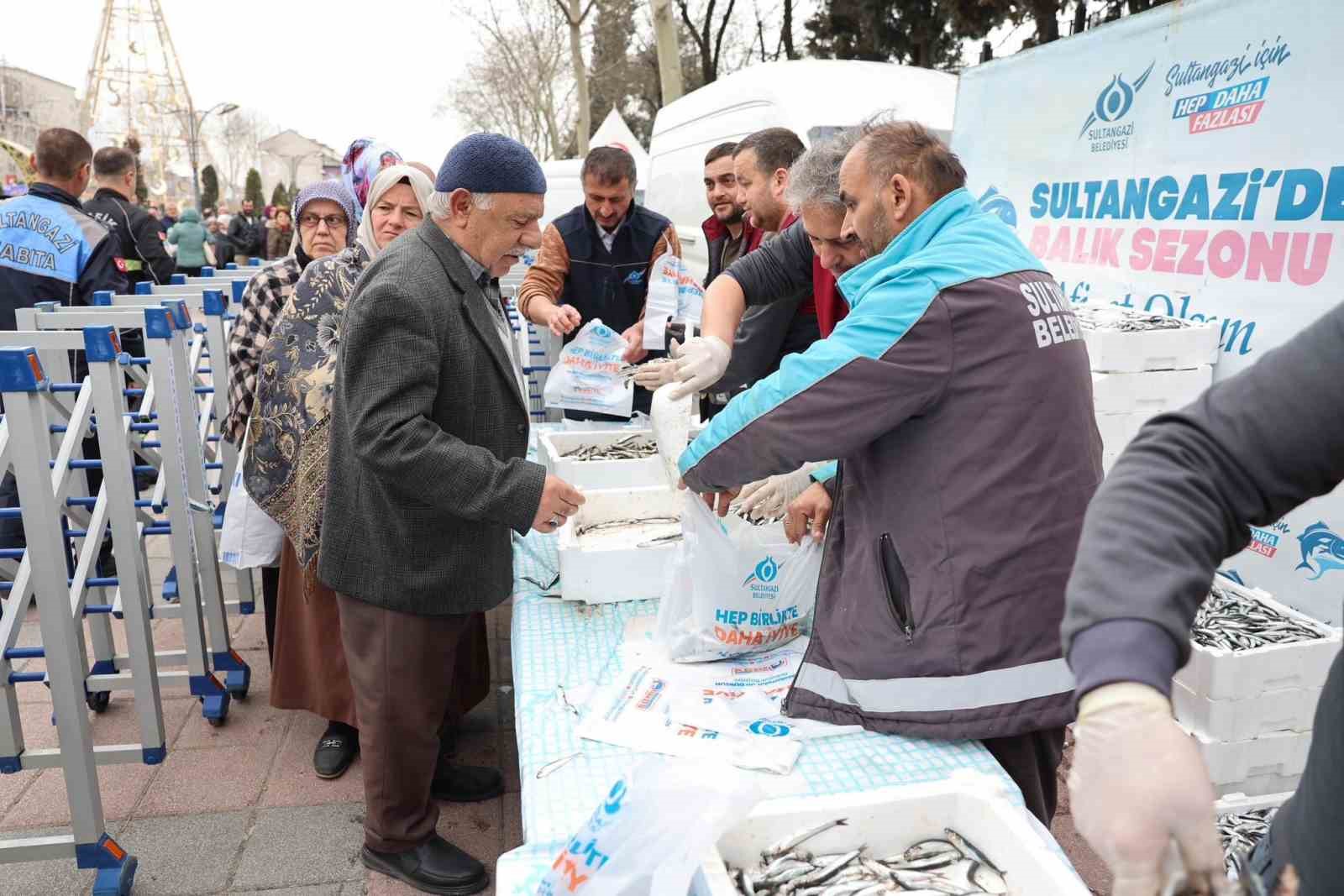 Sultangazi Belediyesi Ramazan’da da balık dağıtımını sürdürüyor
