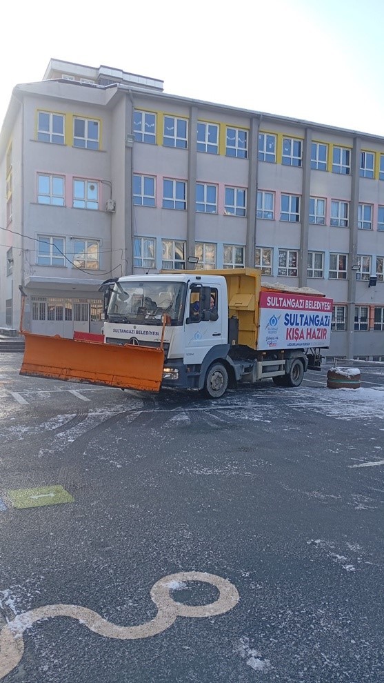 Sultangazi’de kar alarmı
