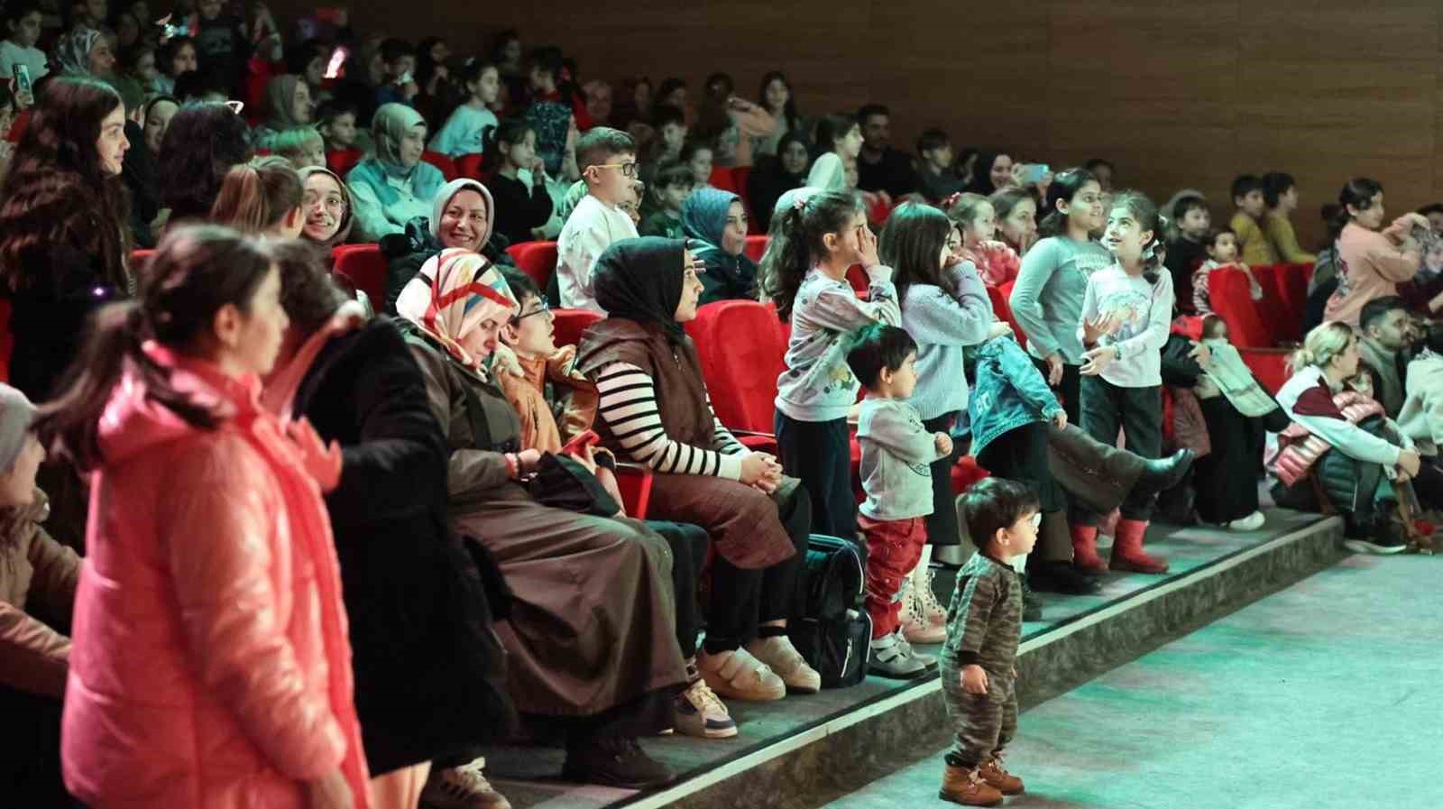 Sultangazi’de şenlik tadında yarıyıl
