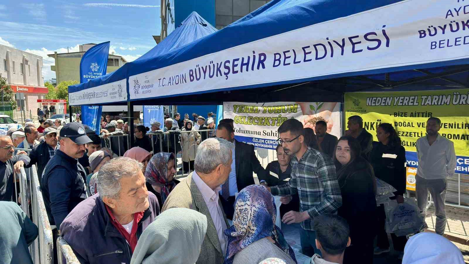 Sultanhisar ve Buharkent’te binlerce fide vatandaşlarla buluştu

