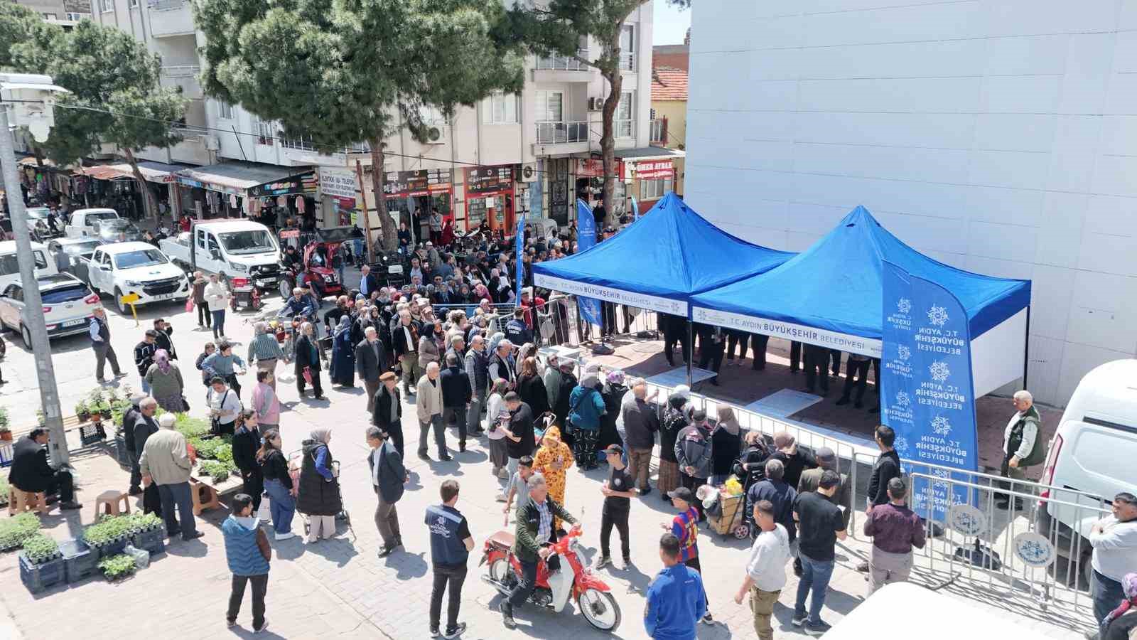 Sultanhisar ve Buharkent’te binlerce fide vatandaşlarla buluştu
