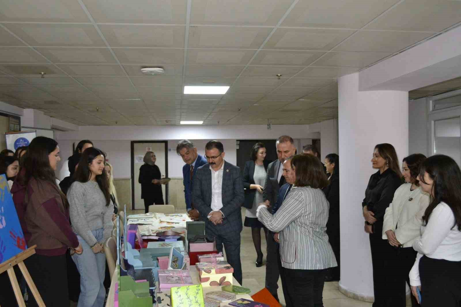 Sultanhisar’da el emeği göz nuru eserler sergilendi
