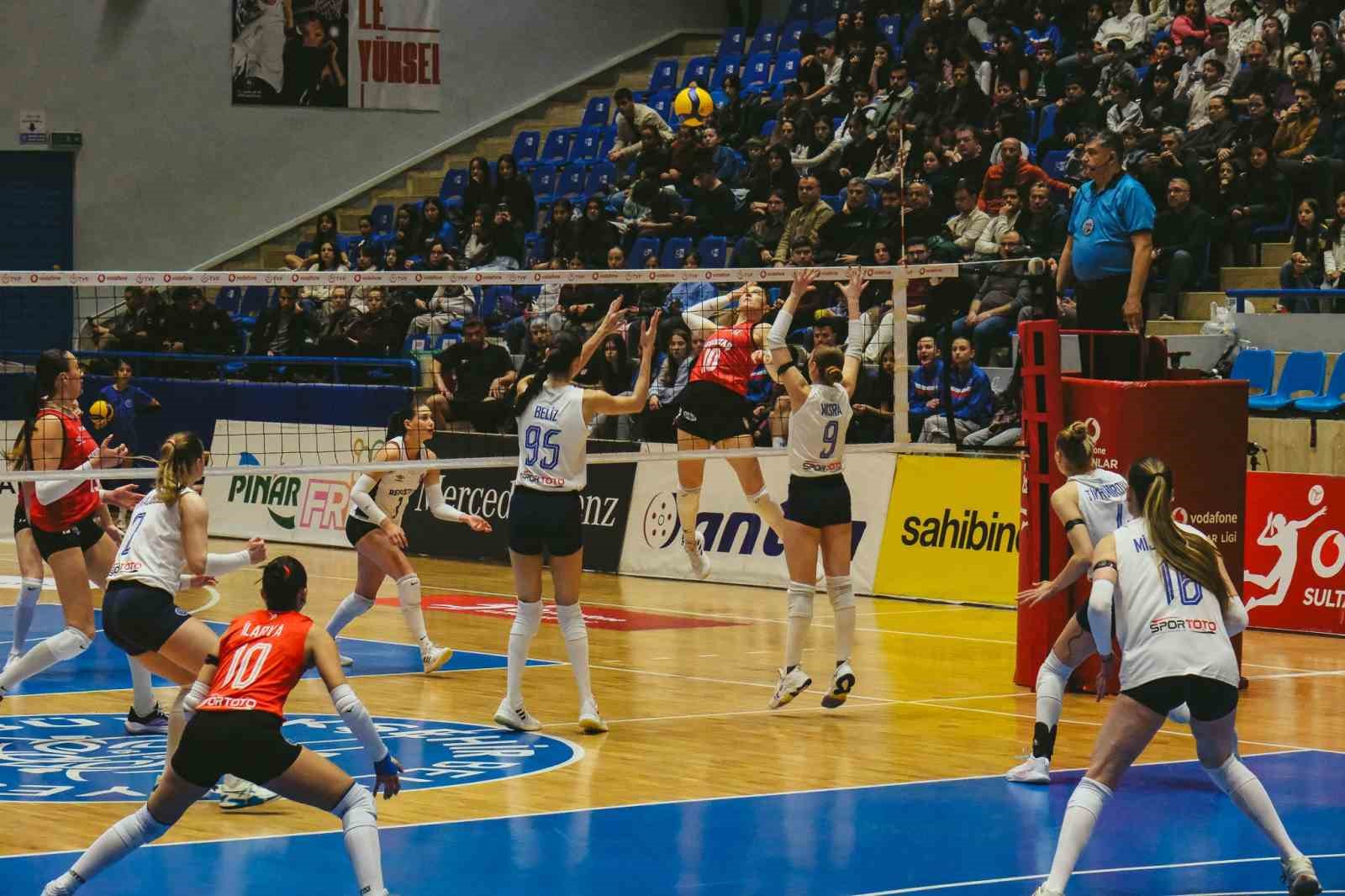 Sultanlar Ligi: Aydın Büyükşehir Belediyespor: 2 - Beşiktaş: 3
