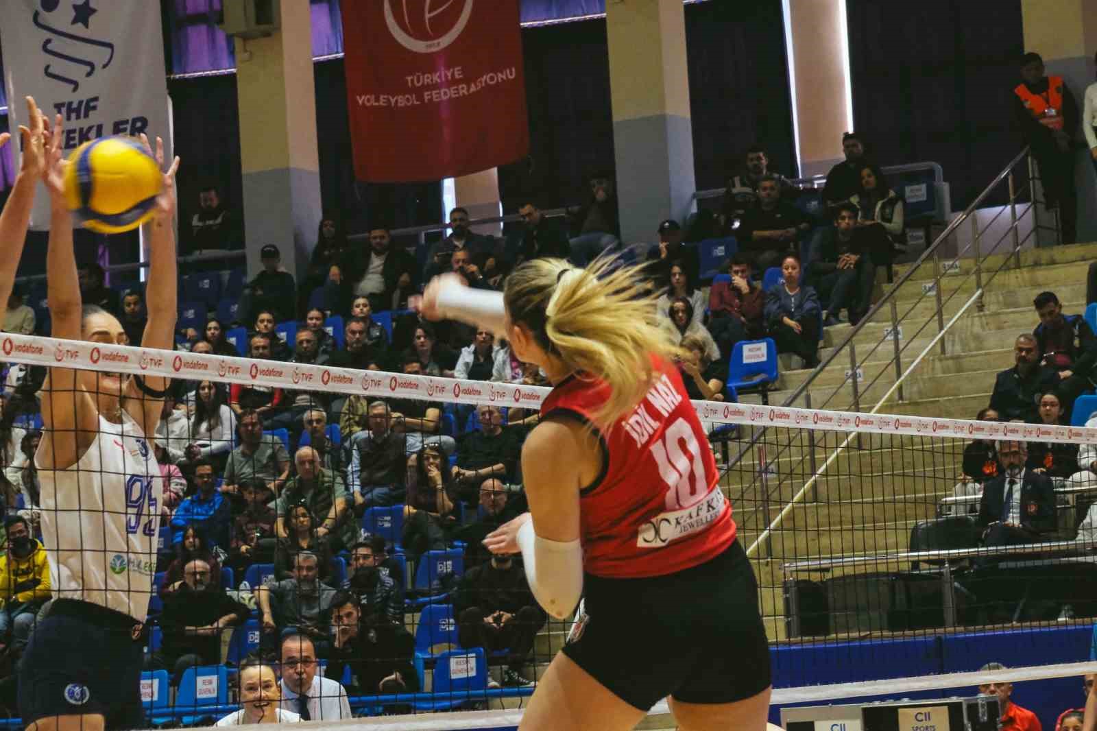 Sultanlar Ligi: Aydın Büyükşehir Belediyespor: 2 - Beşiktaş: 3
