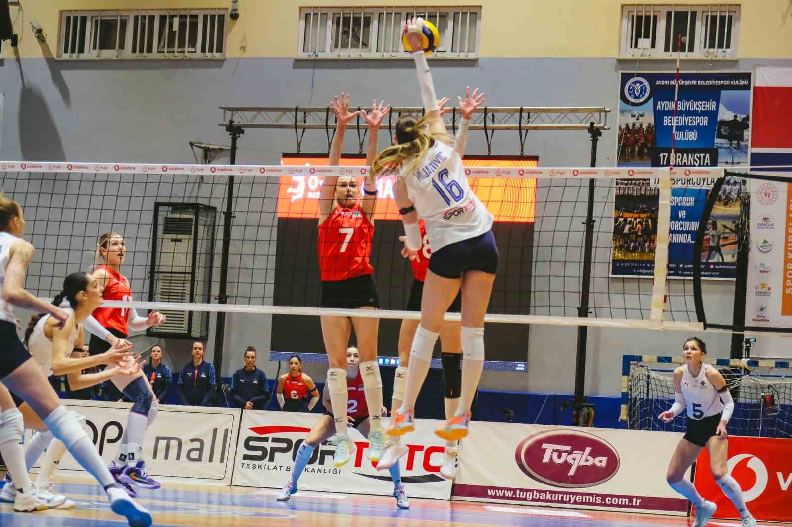 Sultanlar Ligi: Aydın Büyükşehir Belediyespor: 3 - İlbank: 2
