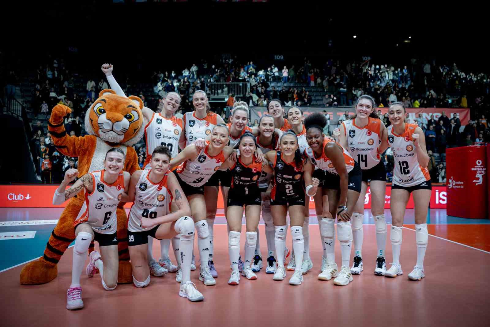 Sultanlar Ligi: Eczacıbaşı Dynavit: 3 - THY: 0
