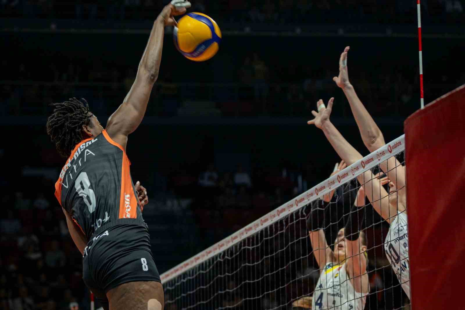 Sultanlar Ligi: Fenerbahçe Medicana: 3 - Eczacıbaşı Dynavit: 1

