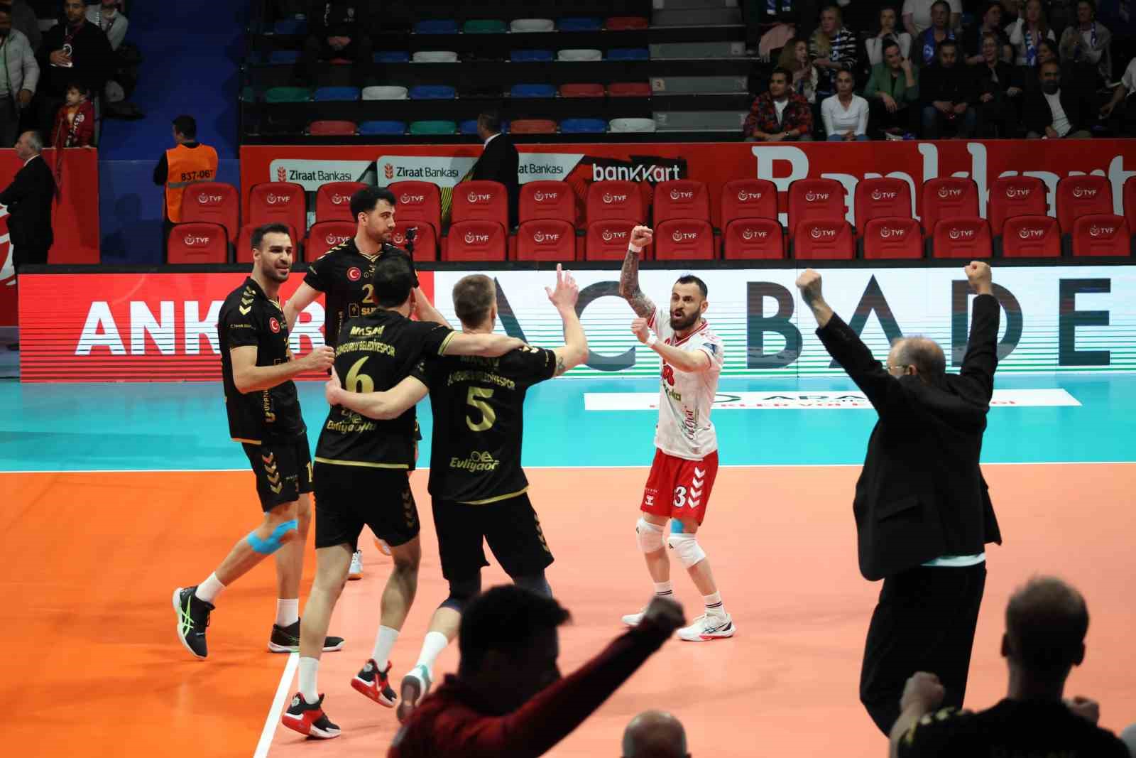 Sungurlu Belediyespor Efeler Ligi’nde
