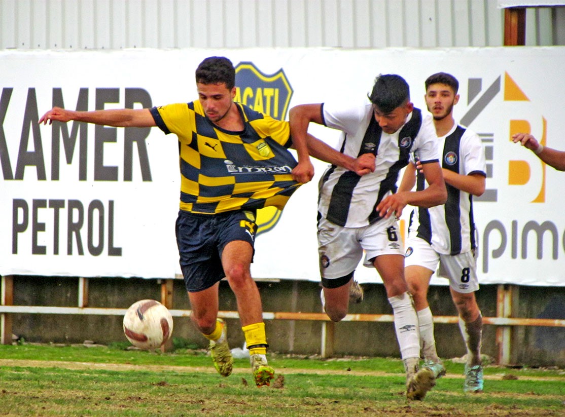 Süper Amatör’de Yerel Derbi Berabere Bitti: Alaçatıspor - Çeşme Belediyespor 2-2
