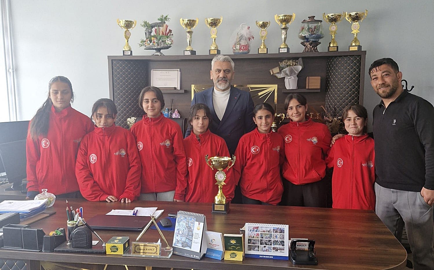 Süphan Ortaokulu öğrencilerinin bocce başarısı
Süphan Ortaokulu öğrencilerinin bocce başarısı