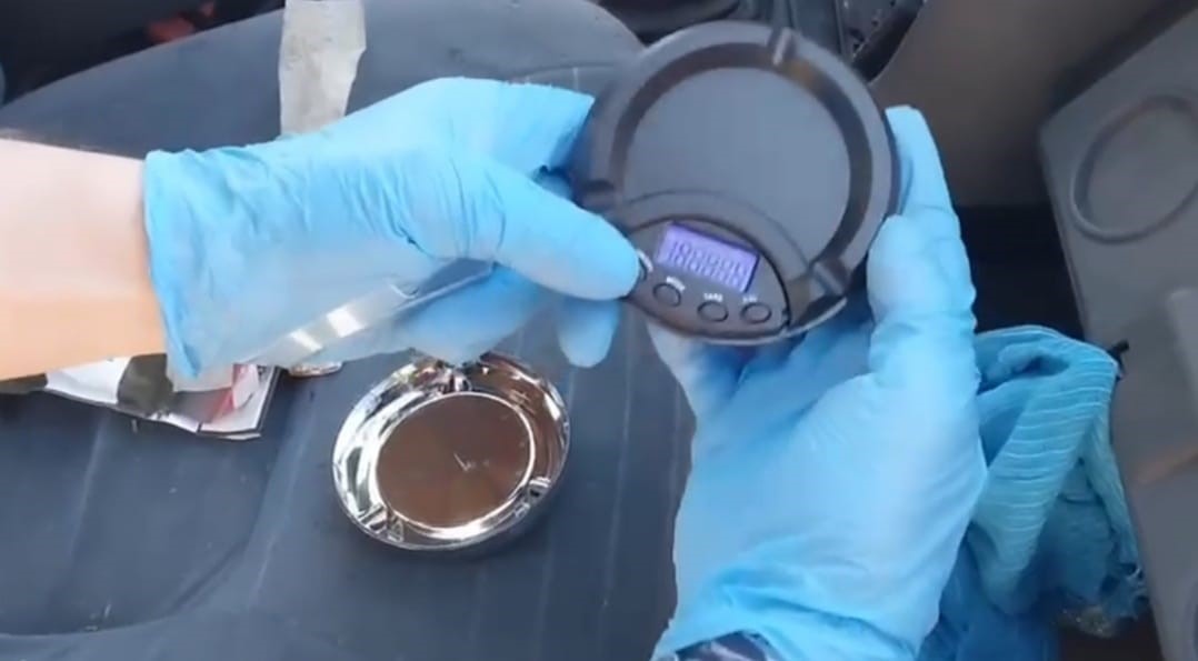 Şüphe üzerine durdurulan araçtan uyuşturucu çıktı: 2 tutuklama
