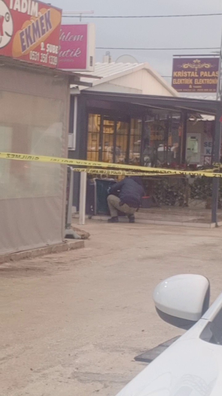 Şüpheli çantadan elbise çıktı
