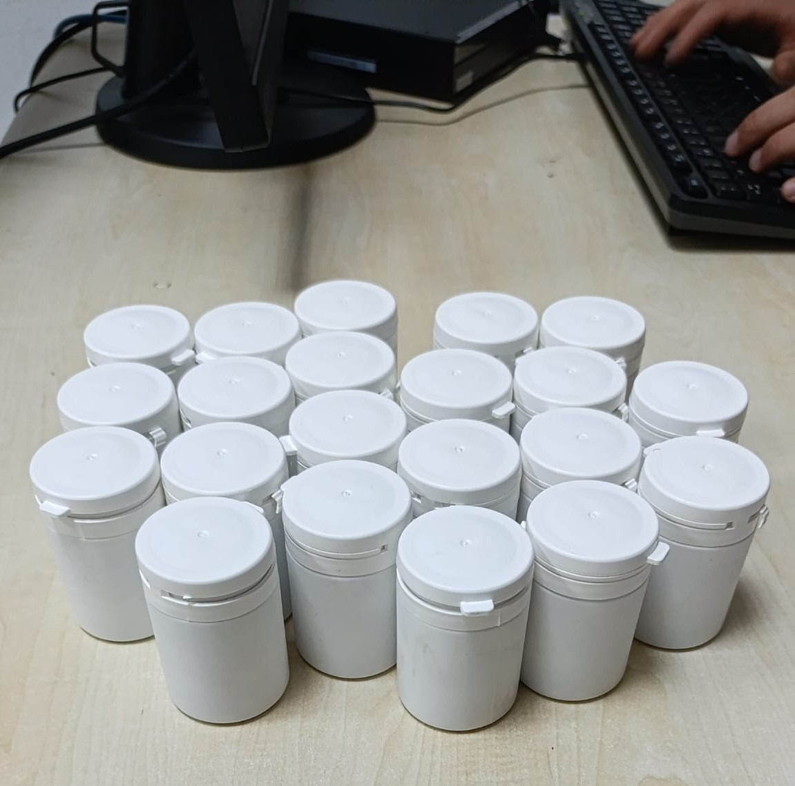 Şüphelilerin çantasından bin 163 uyuşturucu hap çıktı
