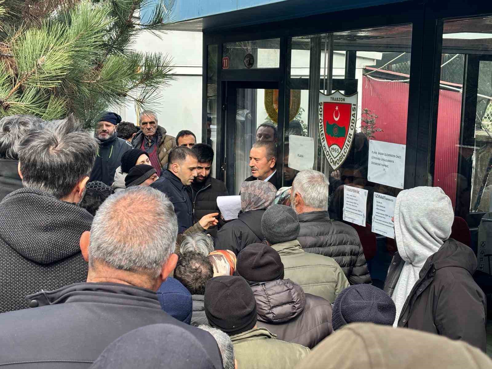 Süre uzatıldı ama yoğunluk bitmedi: Trabzon’da 10 bin adet APP plaka değiştirildi
