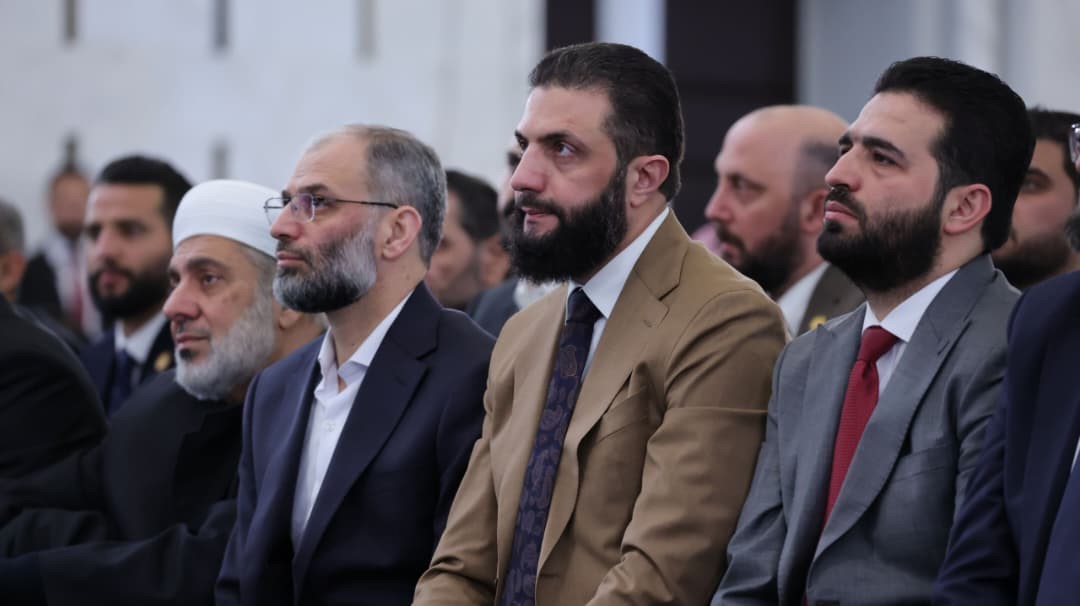 Suriye Devlet Başkanı Başkan eş-Şara, bayram namazını Halk Sarayı’nda kıldı
