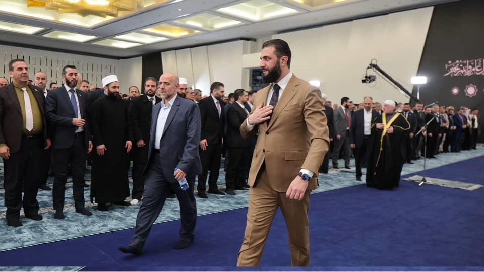 Suriye Devlet Başkanı Başkan eş-Şara, bayram namazını Halk Sarayı’nda kıldı
