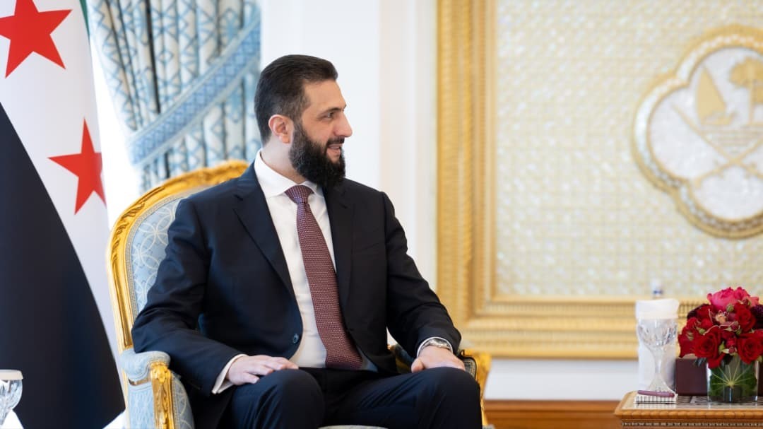 Suriye Devlet Başkanı eş-Şara, Katar Emiri al-Thani ile görüştü
