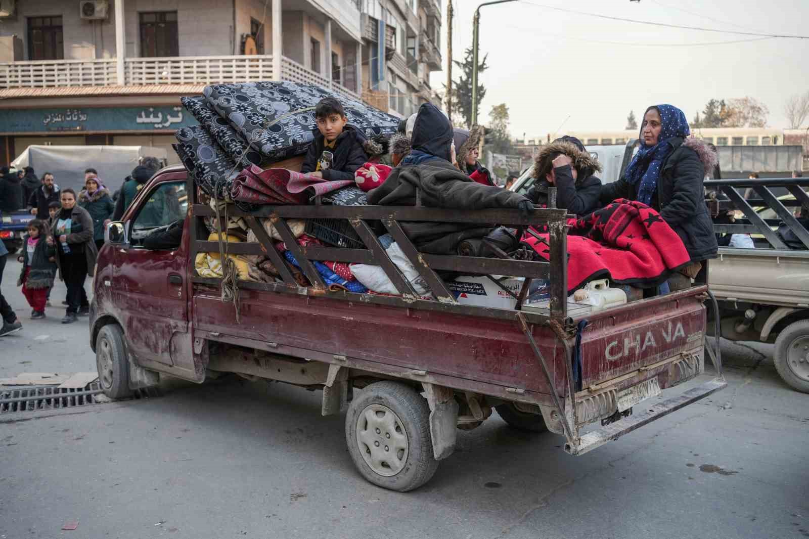 Suriye hükümeti: "Kürt vatandaşlar da dahil tüm vatandaşların korunması devletin pazarlık kabul etmez münhasır sorumluluğundadır"

