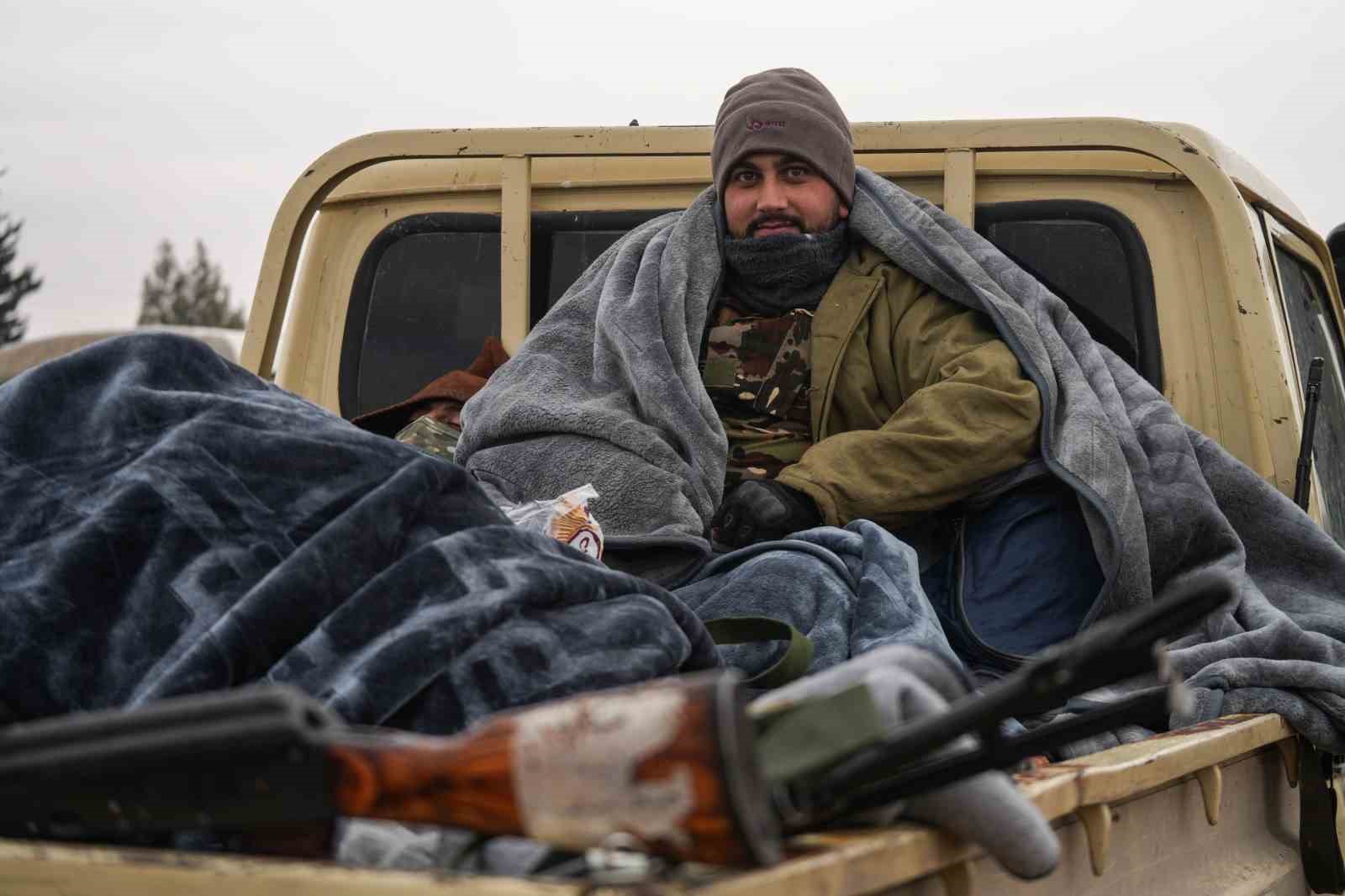 Suriye ordusu, terör örgütü SDG’nin çekildiği Deir Hafer’de kontrol sağladı
