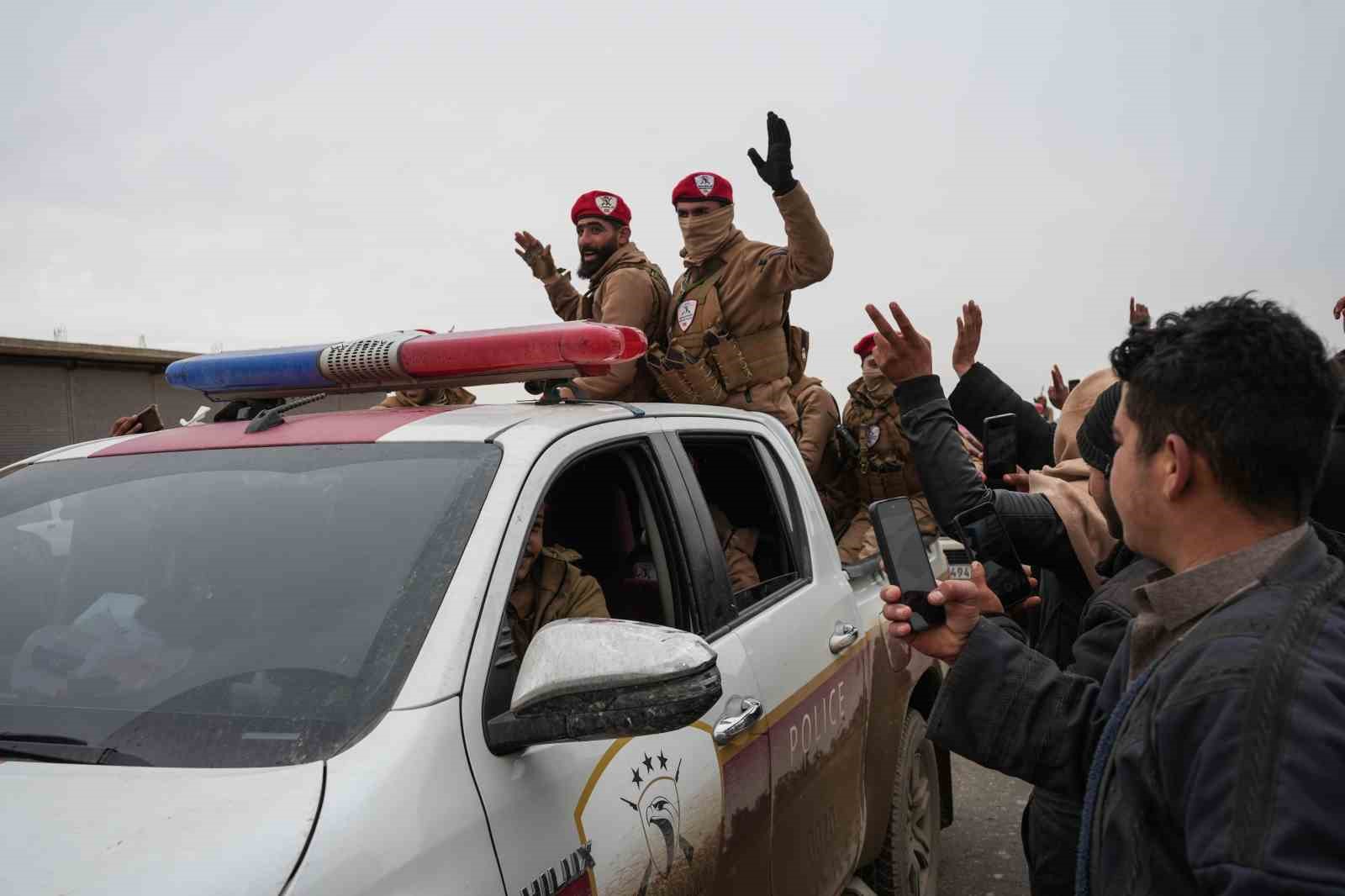 Suriye ordusu, terör örgütü SDG’nin çekildiği Deir Hafer’de kontrol sağladı
