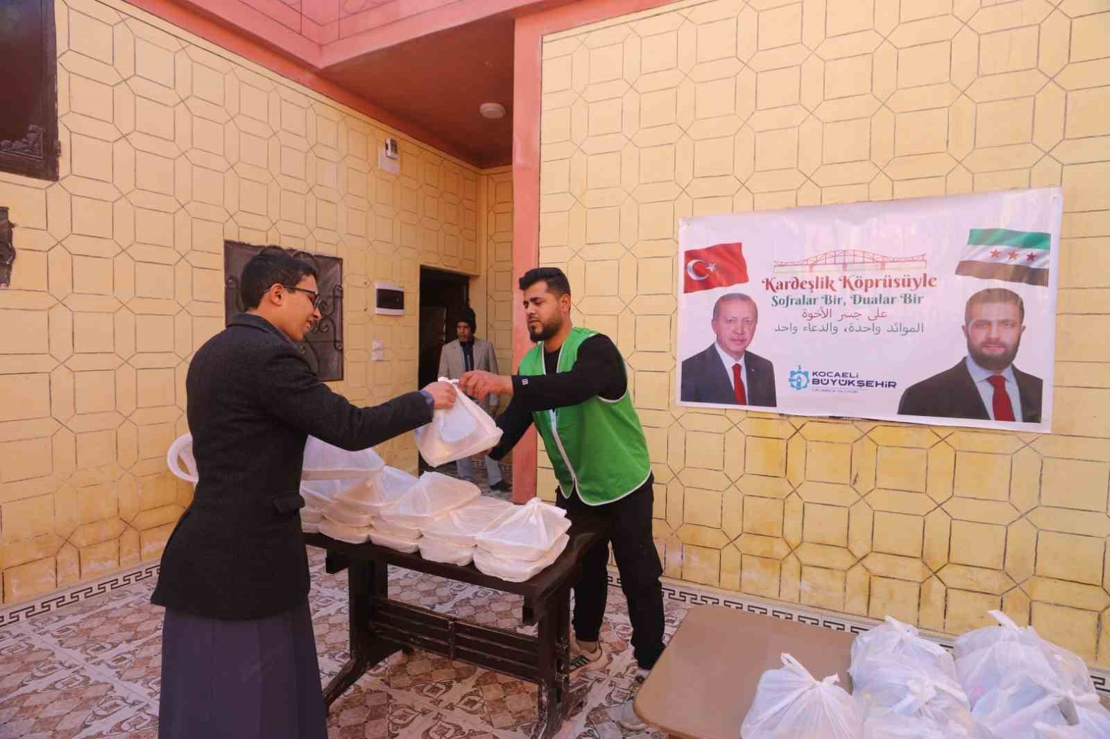 Suriye Rakka’da iftar bereketi
Suriye Rakka’da iftar bereketi