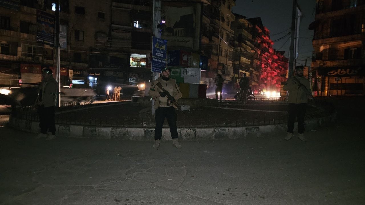 Suriye Savunma Bakanlığı: "Halep’te saat 03.00 itibarıyla ateşkes ilan edildi"
Suriye Savunma Bakanlığı: "Halep’te saat 03.00 itibarıyla ateşkes ilan edildi"