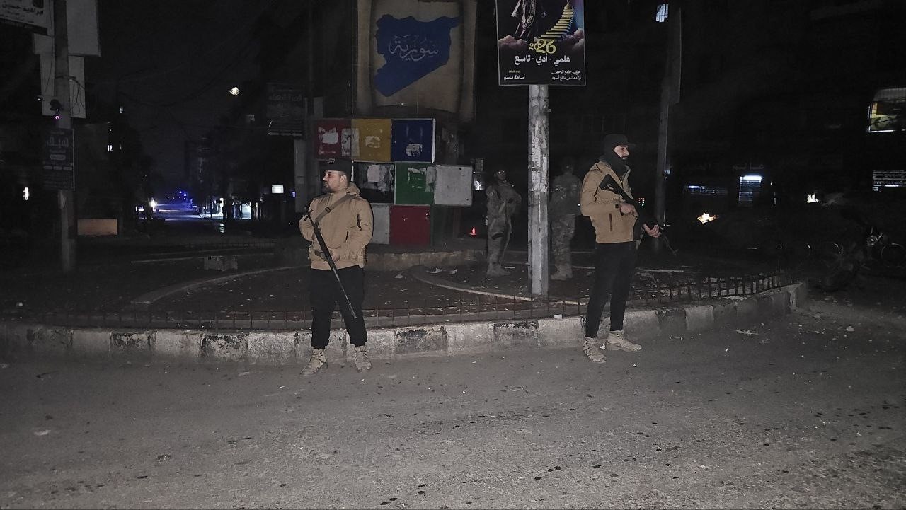 Suriye Savunma Bakanlığı: "Halep’te saat 03.00 itibarıyla ateşkes ilan edildi"
Suriye Savunma Bakanlığı: "Halep’te saat 03.00 itibarıyla ateşkes ilan edildi"