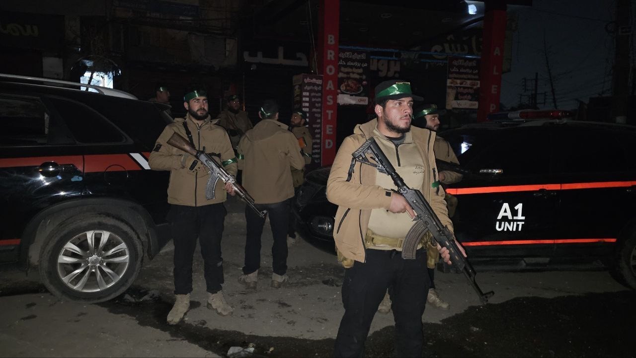 Suriye Savunma Bakanlığı: "Halep’te saat 03.00 itibarıyla ateşkes ilan edildi"
Suriye Savunma Bakanlığı: "Halep’te saat 03.00 itibarıyla ateşkes ilan edildi"