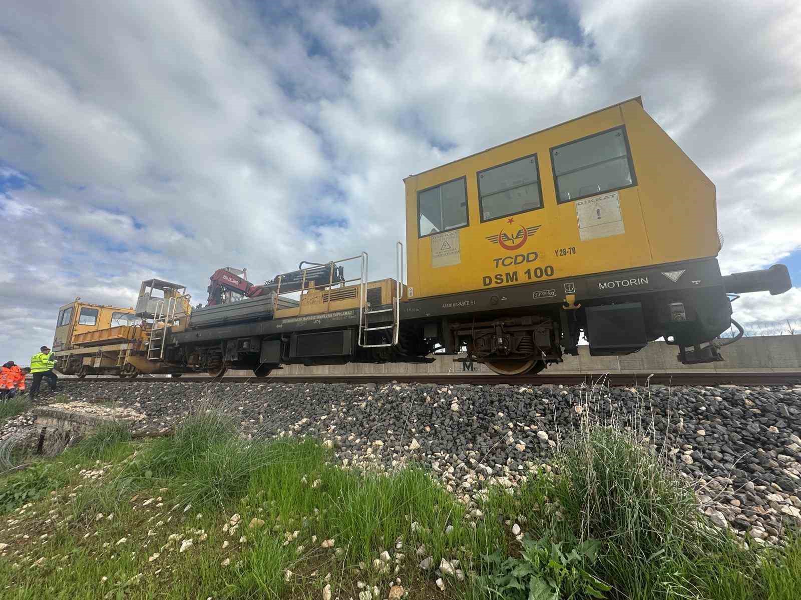 Suriye sınırındaki 350 kilometrelik hat tren trafiğine açıldı
