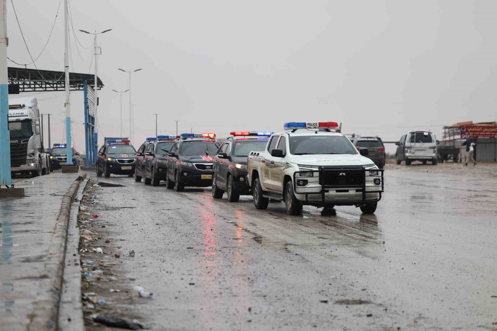Suriye’de güvenlik güçlerine ait konvoy Tabka’ya girdi
