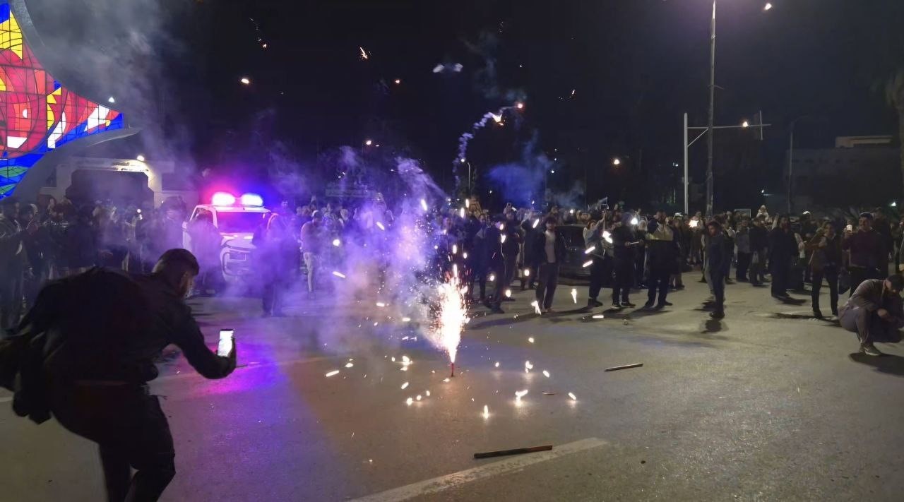 Suriyeliler Emevi Meydanı’nda 2026’ya coşkuyla girdi
