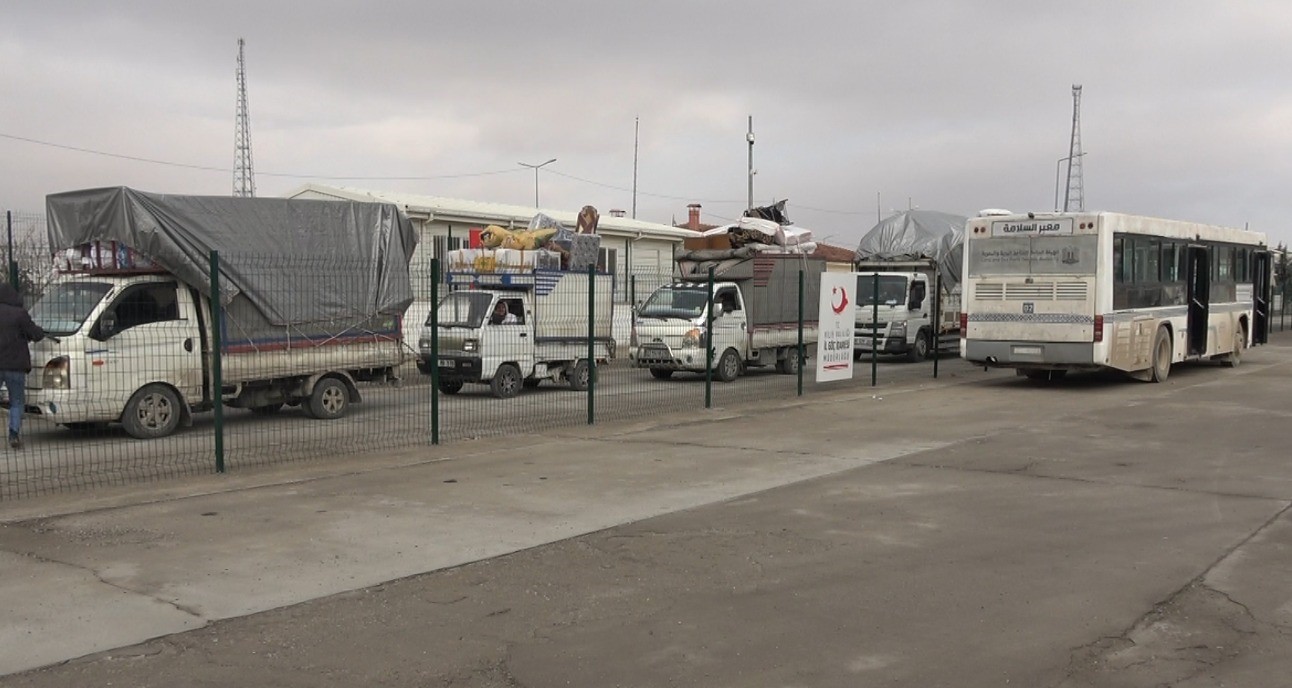 Suriyelilerin gönüllü geri dönüşü sürüyor
