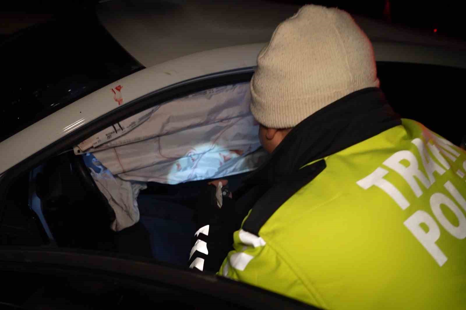 Sürücü olduğunu iddia etti ama polis ikna olmadı: Kan izleri gerçeği ortaya çıkardı
