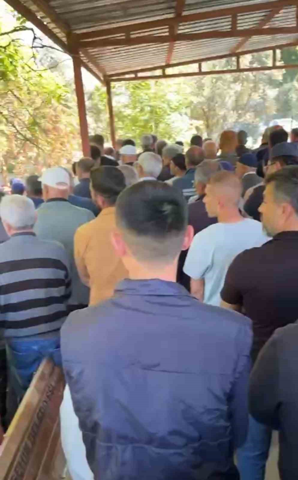 Sürücünün firar ettiği kazada hayatını kaybeden Zehra, son yolculuğuna uğurlandı
