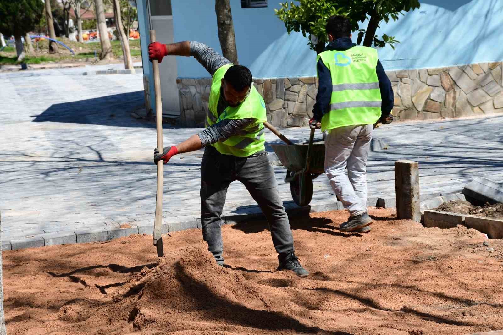 Susurluk’ta Atatürk Parkı yenileniyor
