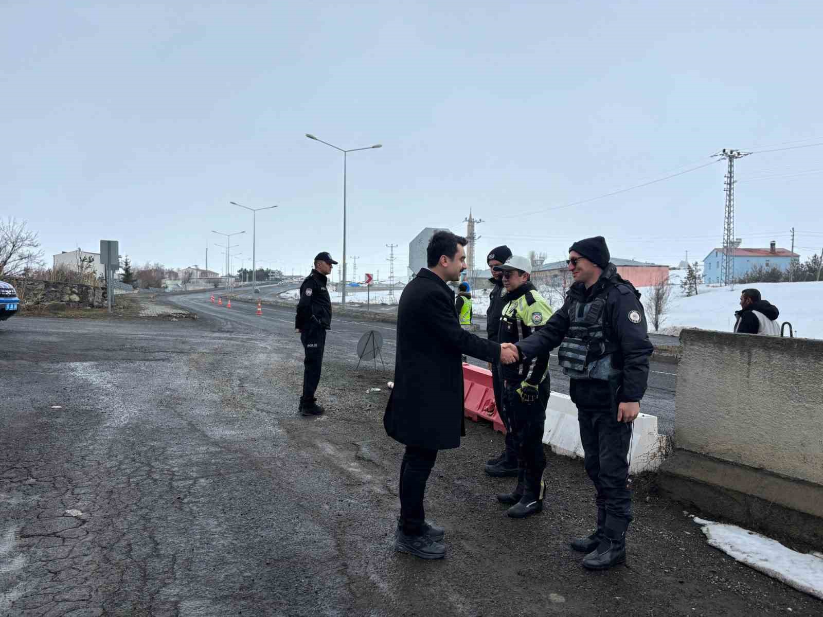 Susuz Kaymakamı Muhammed Emin Tutal’dan bayram mesaisi
