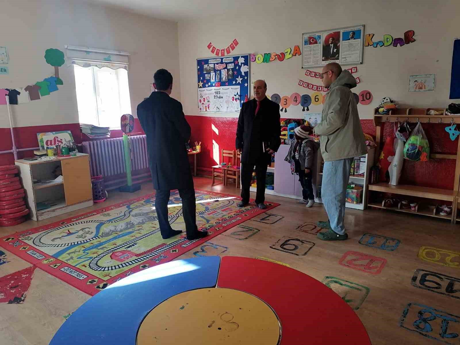 Susuz Kaymakamı Tutal’ın  okul ziyaretleri sürüyor
