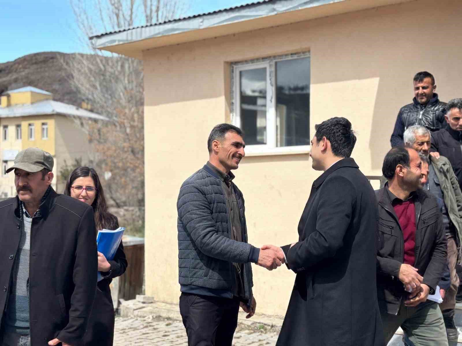 Susuz’da mera bilgilendirme toplantısı gerçekleştirildi
Susuz’da mera bilgilendirme toplantısı gerçekleştirildi